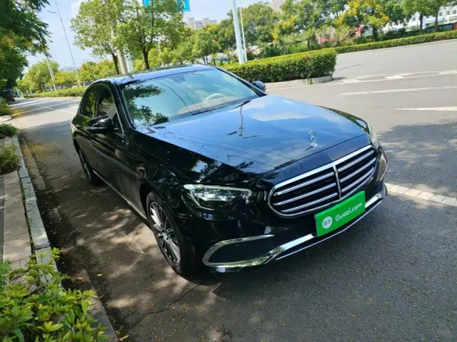 Mercedes-Benz E-Class — Фото автомобиля 3
