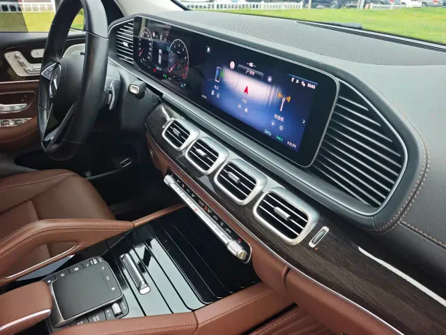 Mercedes-Benz GLE-Class — Фото автомобиля 16