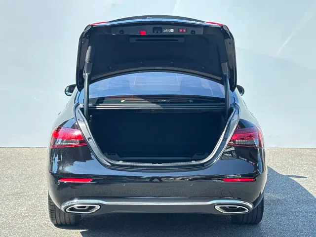 Mercedes-Benz E-Class — Фото автомобиля 8