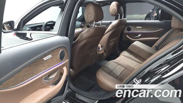 Mercedes-Benz E-Class W213 — Фото автомобиля 16