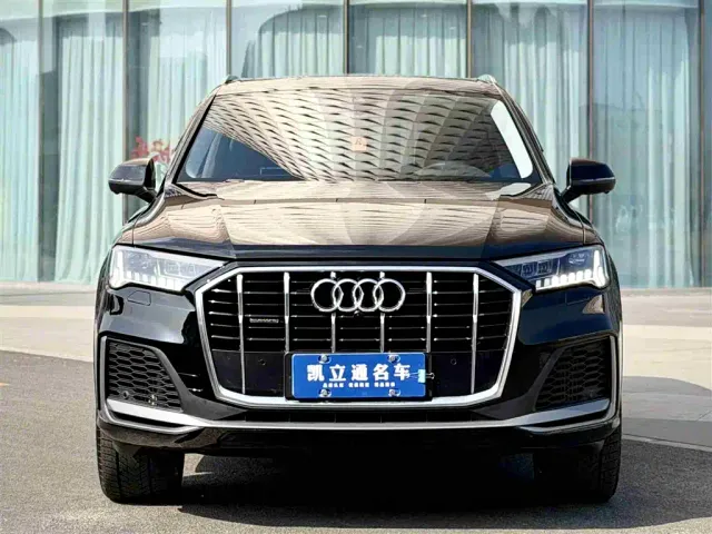 Audi Q7 — Фото автомобиля 2