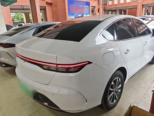 BYD Destroyer 05 — Фото автомобиля 6