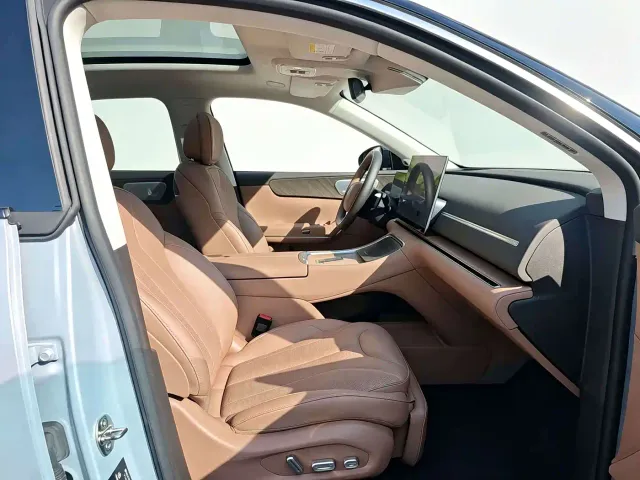 Leapmotor C11 — Фото автомобиля 5
