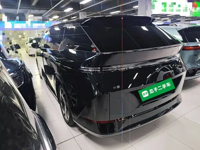 Xpeng X9 — Фото автомобиля 4