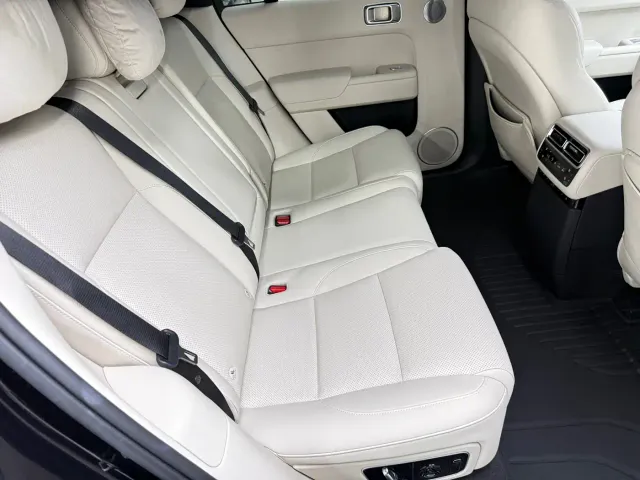 Li Auto L7 — Фото автомобиля 11