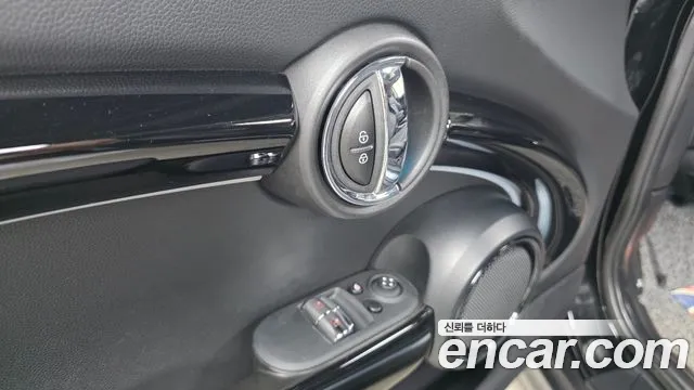 Mini Cooper Cooper Classic Plus — Фото автомобиля 27