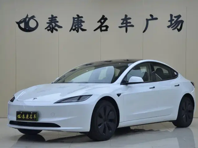 Фотография автомобиля — Tesla Model 3