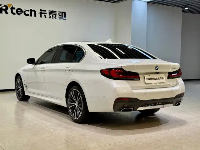 BMW 5 Series — Фото автомобиля 5