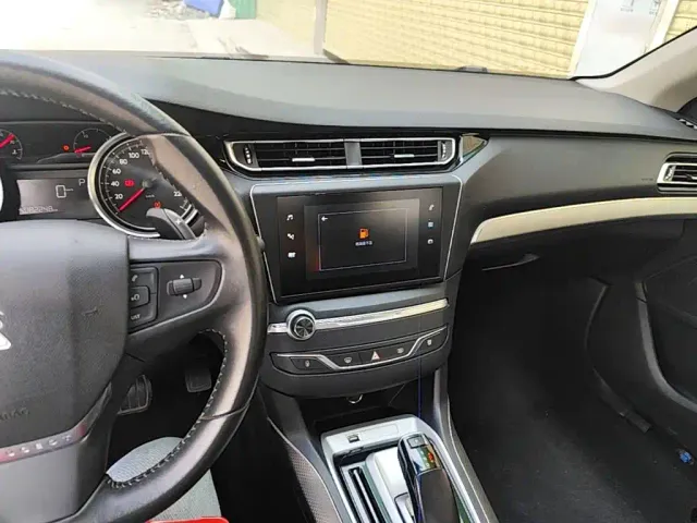 Peugeot 408 — Фото автомобиля 9