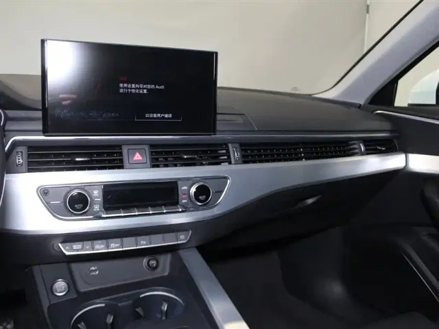Audi A4L — Фото автомобиля 11
