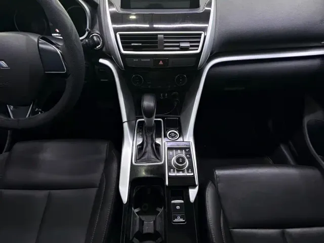 Mitsubishi Eclipse Cross — Фото автомобиля 9