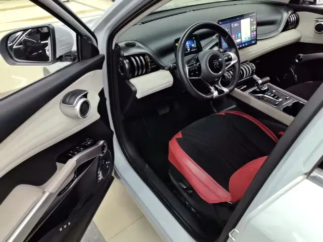 BYD Yuan PLUS — Фото автомобиля 15