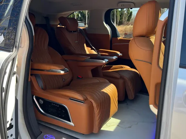 Toyota Sienna — Фото автомобиля 10