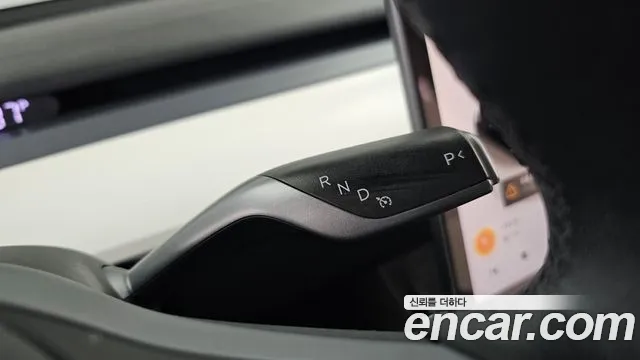 Tesla Model Y — Фото автомобиля 5