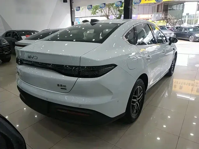 BYD Seal 05 DM-i — Фото автомобиля 6