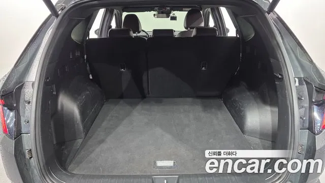Hyundai Tucson Tucson (NX4) Бензин 1.6 турбо 2WD — Фото автомобиля 16