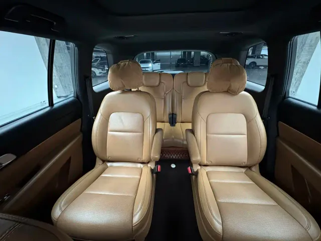 Li Auto ONE — Фото автомобиля 18