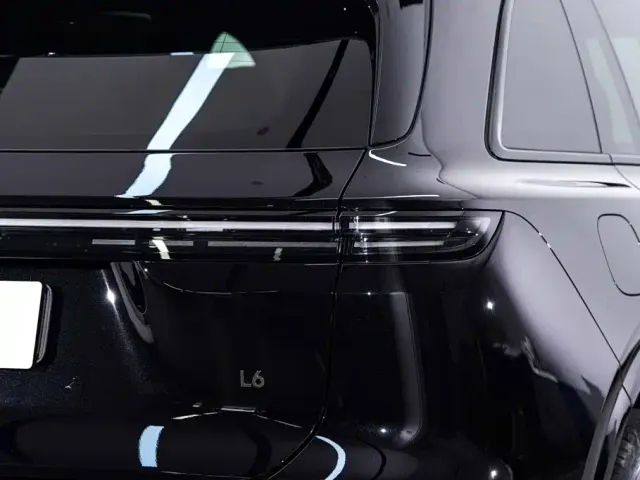 Li Auto L6 — Фото автомобиля 11