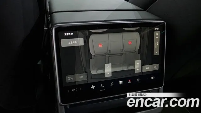 Tesla Model Y — Фото автомобиля 24