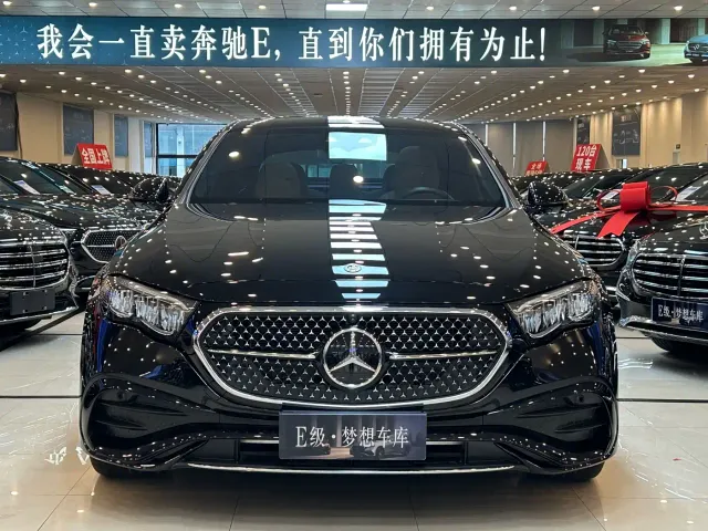 Фотография автомобиля — Mercedes-Benz E-Class
