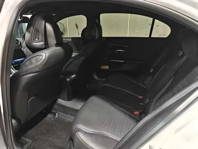 Mercedes-Benz C-Class — Фото автомобиля 4