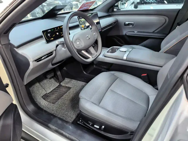 Changan Qiyuan A06 — Фото автомобиля 10