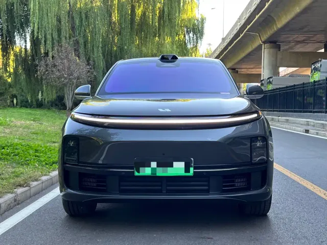 Li Auto L7 — Фото автомобиля 2