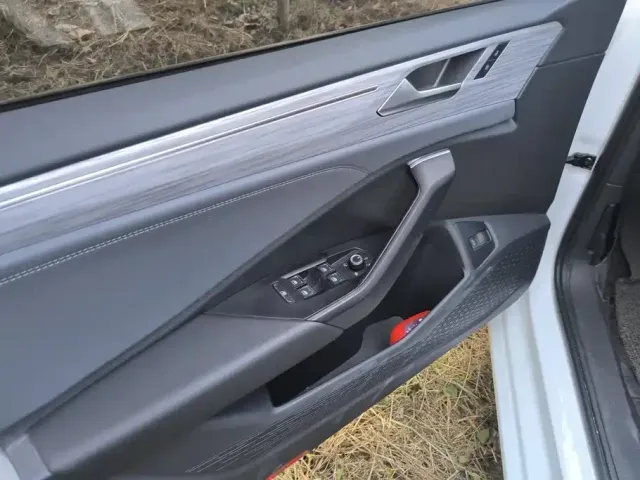 Volkswagen Sagitar — Фото автомобиля 7