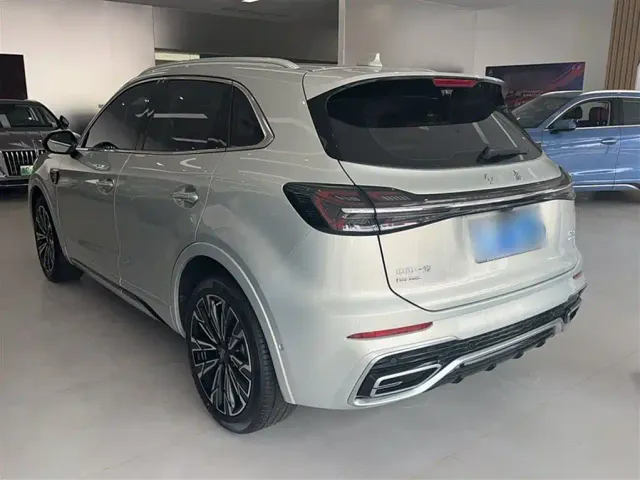 Hongqi HS5 — Фото автомобиля 12