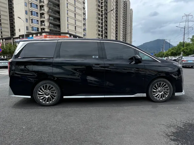 GAC Trumpchi M8 — Фото автомобиля 8