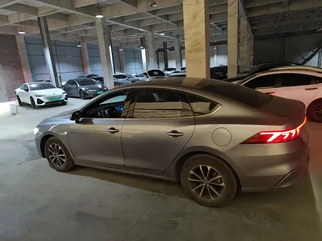 BYD Qin PLUS — Фото автомобиля 27