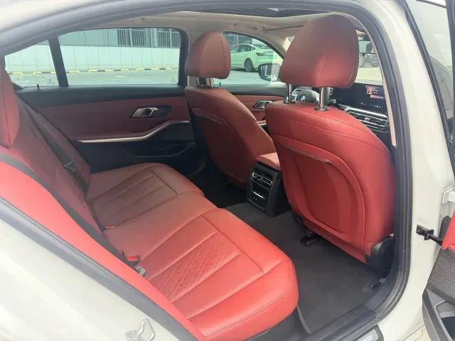 BMW 3 Series — Фото автомобиля 9