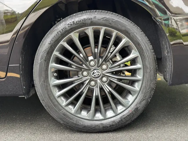 Toyota Avalon — Фото автомобиля 27