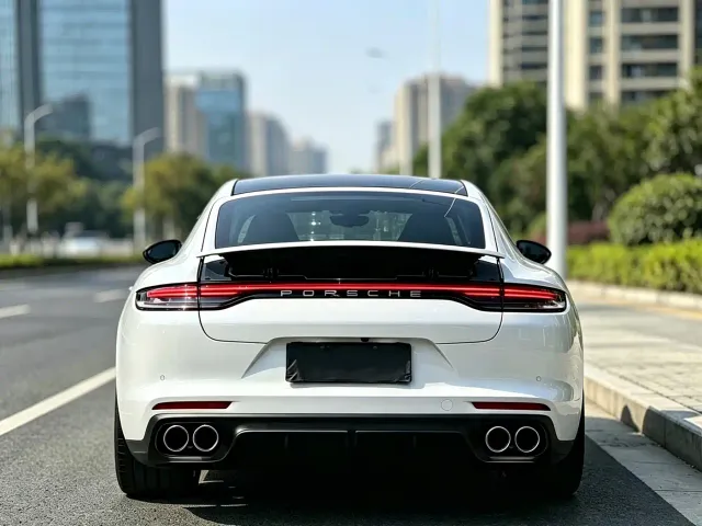 Porsche Panamera — Фото автомобиля 11