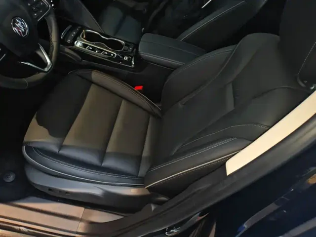 Buick Envision Plus — Фото автомобиля 14