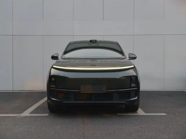 Li Auto L9 — Фото автомобиля 2