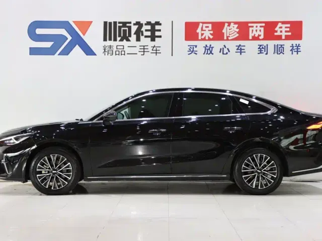 Geely Emgrand — Фото автомобиля 4
