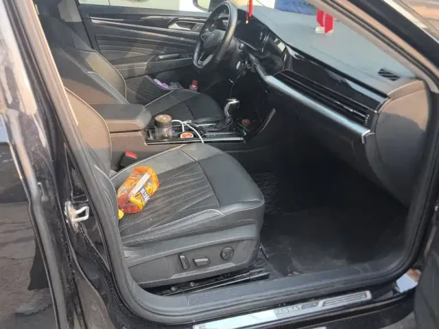 Volkswagen Passat — Фото автомобиля 8