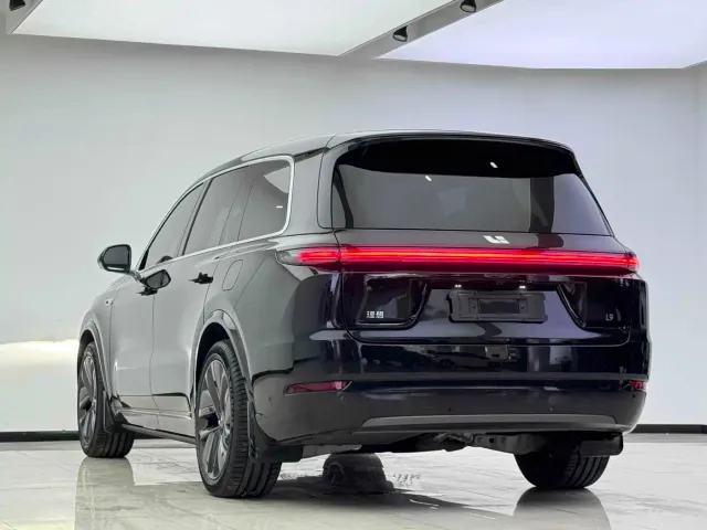 Li Auto L9 — Фото автомобиля 10