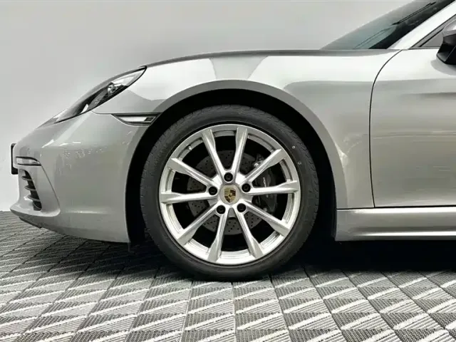 Porsche 718 — Фото автомобиля 7