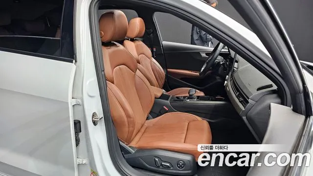 Audi A4 45 TFSI quattro Premium — Фото автомобиля 12