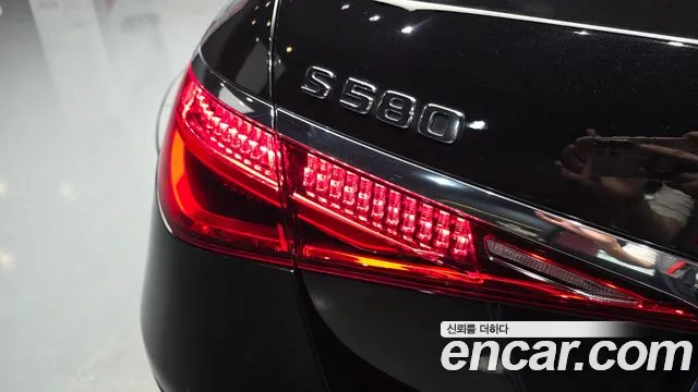 Mercedes-Benz S-Class — Фото автомобиля 21