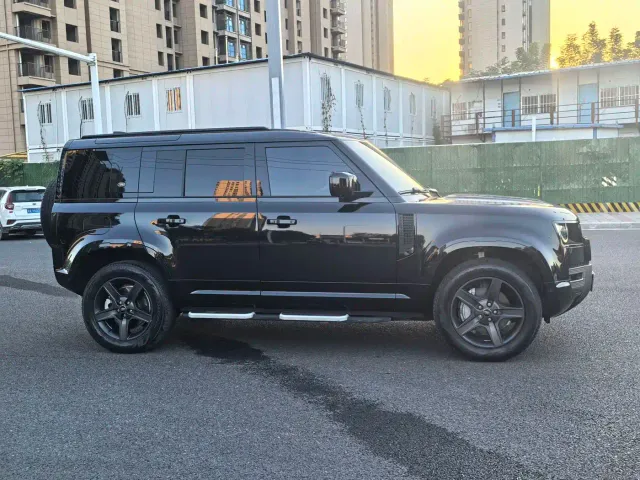 Land Rover Defender — Фото автомобиля 20