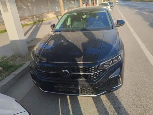 Volkswagen Passat — Фото автомобиля 2