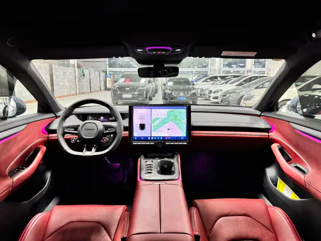 Xiaomi SU7 — Фото автомобиля 12