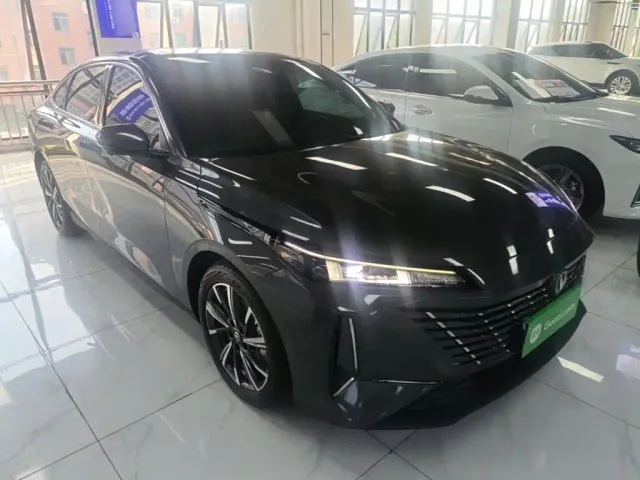 Changan Eado — Фото автомобиля 3