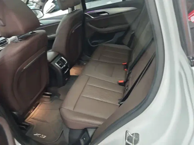 BMW iX3 — Фото автомобиля 16