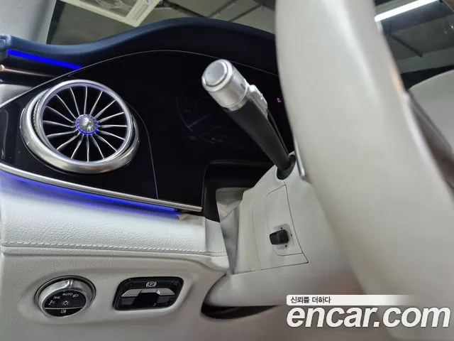 Mercedes-Benz EQS — Фото автомобиля 12