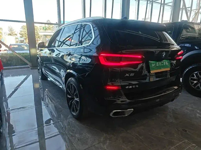 BMW X5 — Фото автомобиля 4
