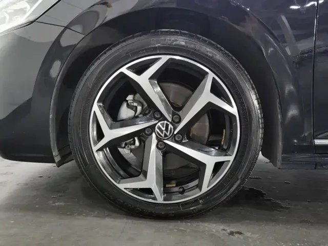 Volkswagen Passat — Фото автомобиля 17